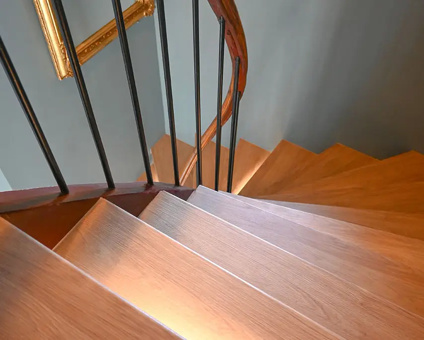 Escalier rénové par recouvrement