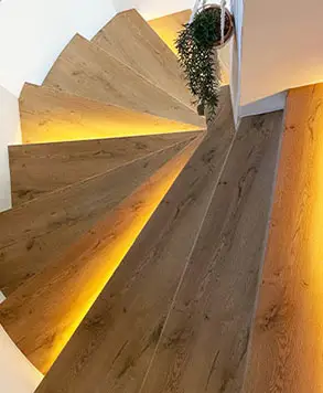 Bande LED dans contremarches de l'escalier