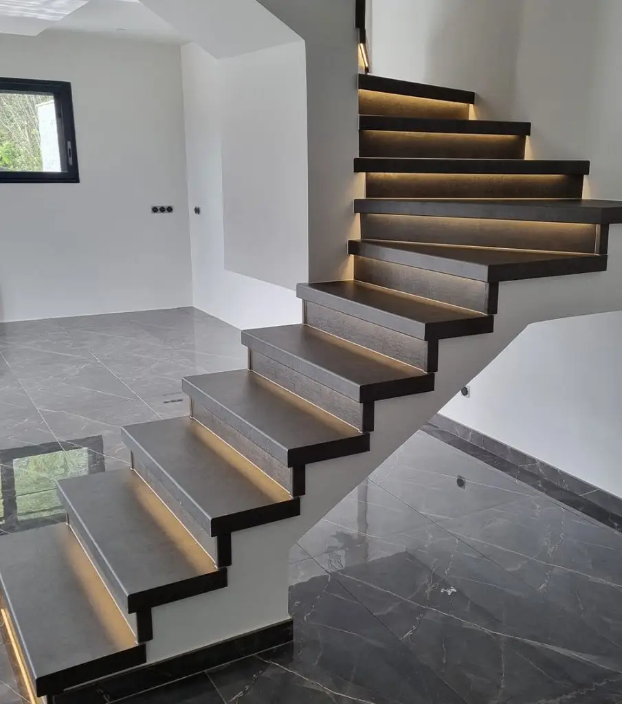 Habillage d'escalier dans les Alpes Maritimes
