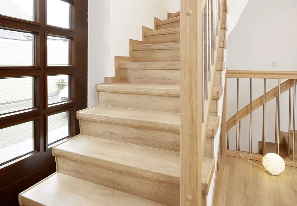 Habillage escalier chêne hochland