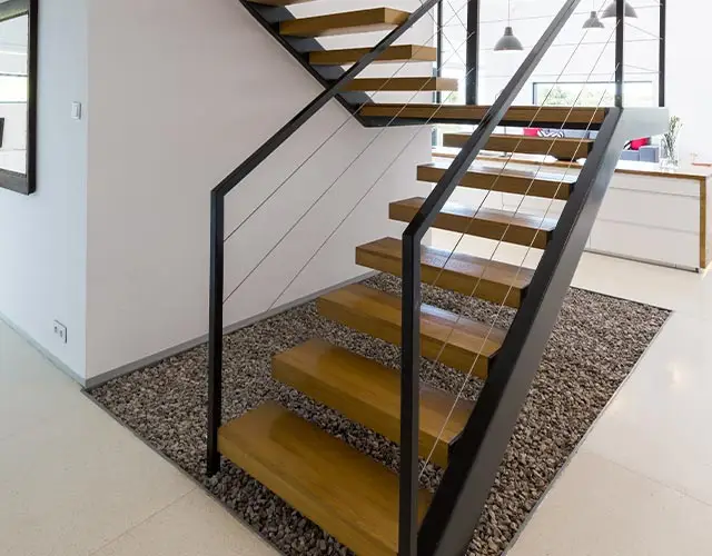 Rénovation par habillage d'un escalier métallique