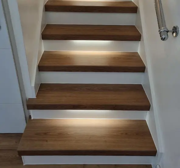 Habillage d'escalier en carrelage - après