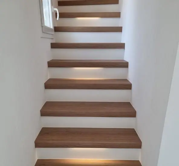 Habillage d'escalier en carrelage - après