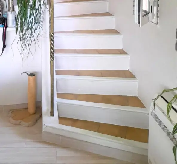 Habillage d'escalier en carrelage - avant